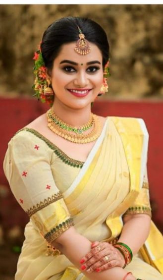 Kerala Traditional Saree, Bridal Blouse Design, Kerala Saree Blouse, Onam Special, Kerala Saree Blouse Designs, Onam Saree, Bridal Hairstyle Indian Wedding, Indian Bride Poses, Latest Bridal Blouse Designs