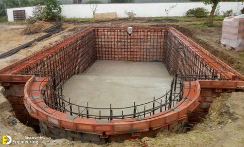 Piscina Diy, Swimming Pool Steps, Concrete Swimming Pool, Swimming Pool Maintenance, Building A Swimming Pool, Swimming Pool Construction, Pool Steps, Diy Swimming Pool, Cool Swimming Pools