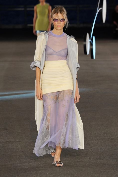 Maxi Skirt Runway 2023, Sheer Layering Outfit, Transparent Skirt Outfit, Sheer Outfit Ideas, 2023 Runway Fashion, Sheer Dresses Outfit, Transparent Outfit, Runway 2023, Sheer Layering