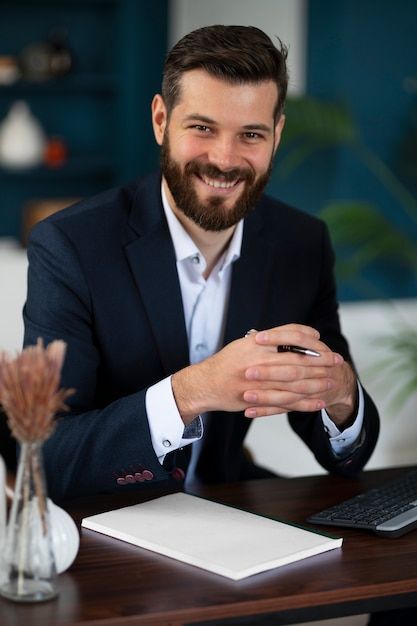 Free photo front view smiley man posing ... | Free Photo #Freepik #freephoto #worker-man #worker #job #career Office Worker Photography, Desk Photoshoot, Profile Photoshoot, Male Office, Linkedin Photo, Office Photography, Job Pictures, Photoshop Training, Man Posing