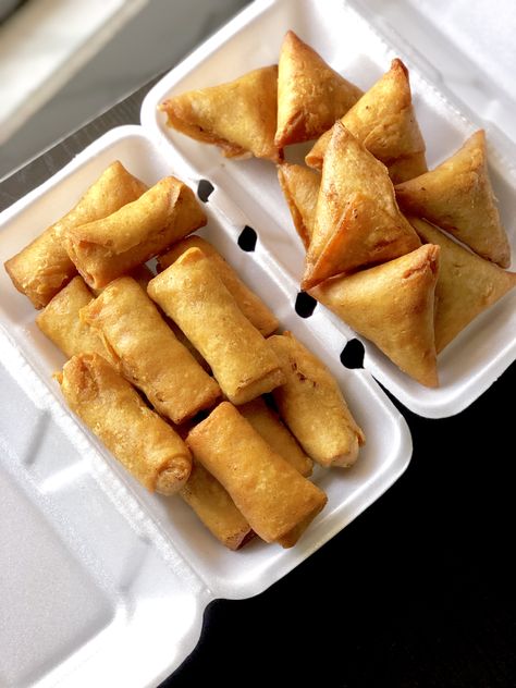 Small Chops In Nigeria, Small Chops Package In Nigeria, Saha Ftourkoum, African Snacks, Small Chops, Vegetable Samosa, Nigeria Food, Cooking Chinese Food, African Cooking