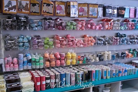 Baking Supplies Organization, Cake Supply Store, Cake Shop Design, Cake Bear, Baking Supply Store, Bakery Kitchen, Wedding Cake Tops, Bakery Supplies, Cake Boards