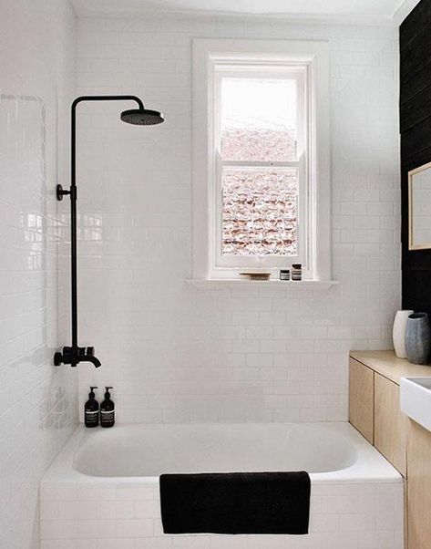 Black is a bold color, and used with restrain and strategy in mind, it can turn a sterile white room into a room with a hint of luxe. Tiny House Hacks, Small Bathroom Inspiration, Dekorere Bad, Bad Inspiration, Swedish Style, 아파트 인테리어, Tiny Bathroom, Minimalist Bathroom, Bathroom Renos