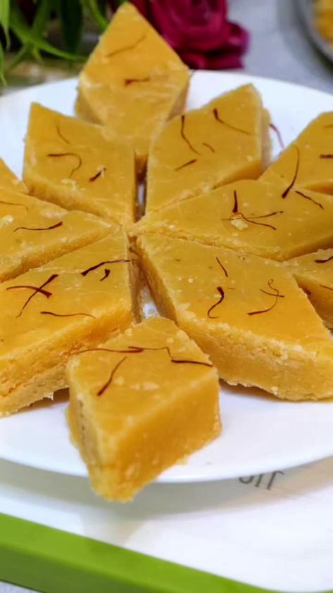 Coconut Barfi Recipe, Coconut Barfi, Easy Indian Dessert Recipes, Peda Recipe, Easy Indian Dessert, Burfi Recipe, Desiccated Coconut, Recipe Step By Step, Diwali Food