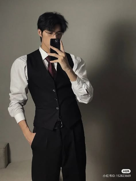 All Black Vest Outfit, Man Suit Aesthetic, Vest Outfits For Men, Korean Men Suit, Vest Outfits Men, Muka Lelaki, Black Suit Men, Gentleman Aesthetic, Výtvarné Reference