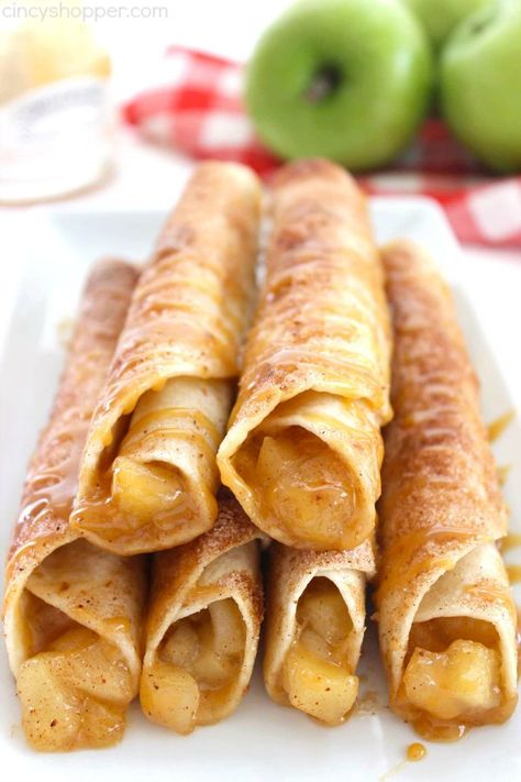 12 Mexican Desserts You'll Wish You Have Everyday | Homemade Recipes Apple Taquitos, Authentic Mexican Desserts, Desserts Nutella, Camping Foods, Mexican Desserts, Spanish Desserts, Dessert Oreo, Salad Buah, Mexican Dessert Recipes