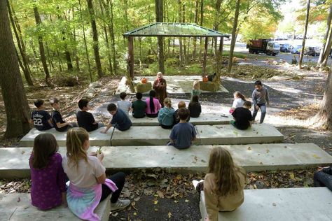 John Read Middle School in Redding, CT unveils outdoor classroom Outdoor Classroom High School, Alternative Education Classroom, Classroom High School, Pta Board, Outdoor Space Ideas, Outdoor Learning Spaces, Alternative Education, Middle School Reading, Outdoor Education