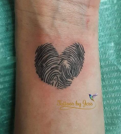 Small Father And Daughter Tattoos, Tattoos About Parents Meaningful, Matching Father And Daughter Tatoos, Cute Parent Tattoos, Father Daughter Tatoos Meaningful, Tatoos Family Ideas Parents, Cute Tattoos For Parents, Parent Daughter Tattoo, Tatoos Mom And Daughter Quotes