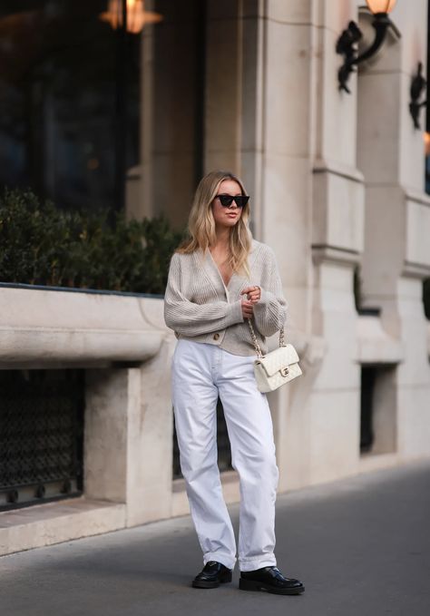 Denim Jeans Outfit Summer, White Denim Jeans Outfit, Denim Jeans Outfit, Black Overcoat, Chic Cardigan, White Jeans Outfit, Seal Of Approval, White Distressed Jeans, Jeans Outfit Summer