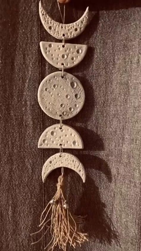 Moon Phase Wall Hanging Diy, Clay On Wood Ideas, Art Dry Clay Projects, Moon Sculpture Clay, Boho Clay Ideas, Earth Clay Crafts, Air Dry Clay Decorations Diy Crafts, Air Clay Decor, Boho Clay Art