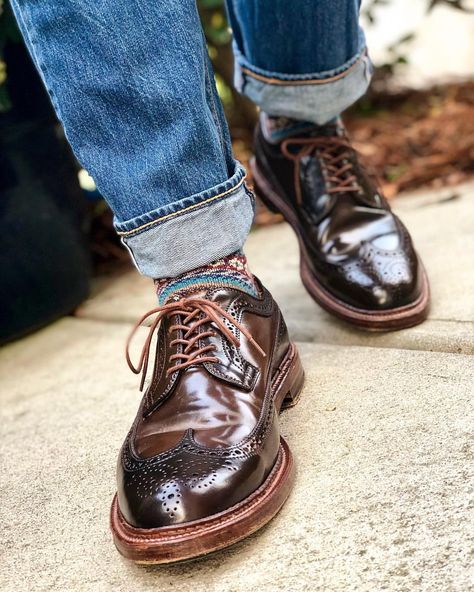 846 gilla-markeringar, 16 kommentarer - Matthew Gray (@mattgray405) på Instagram: "Gun Boat Sunday. Alden Cigar LWB. Wishing everyone a fantastic day. #aldenshoes #aldenshoecompany…" Brogues Outfit, Shell Cordovan Shoes, Alden Shoes, Cordovan Shoes, Tread Lightly, Punk Shoes, Brogues Men, Gentleman Shoes, Bespoke Shoes