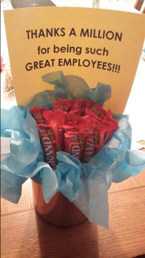 16 employee appreciation and motivation techniques to help boost the morale of your staff and team. Customer Service Week, Staff Appreciation Gifts, Reward And Recognition, Volunteer Appreciation, How To Motivate Employees, Staff Gifts, Employee Recognition, Employee Appreciation Gifts, Staff Appreciation