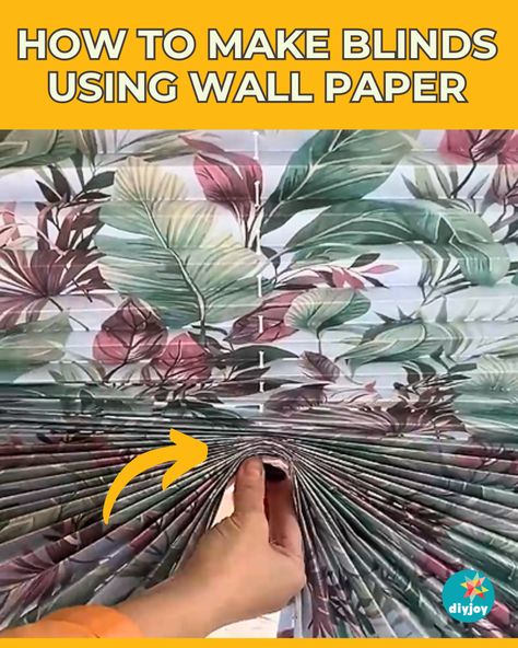 Don't want to spend money on blinds? Make a DIY version using wallpaper! Find the materials and instructions here. Diy Venetian Blinds, Alternatives To Blinds, Homemade Window Blinds, Diy Blinds For Windows, Diy Window Covering Ideas, Make Blinds, How To Make Blinds, Diy Window Blinds, Window Coverings Diy