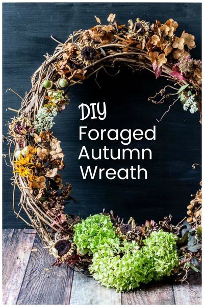 Try gathering different plant materials in fall colors from the back yard to make this beautiful natural fall wreath. Natural Fall Wreath, Making Raised Garden Beds, Indoor Wreath, Material Wreaths, Living Room Decorating Ideas, Outdoor Wreaths, Diy Fall Wreath, Living Room Decorating, Garden Crafts Diy