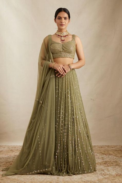 Modern Lehangas, Flare Lehenga, Astha Narang, Lehenga Bridesmaid, Brocade Lehenga, Gold Lehenga, Bridesmaid Lehenga, Raw Silk Lehenga, Olive Green Blouse