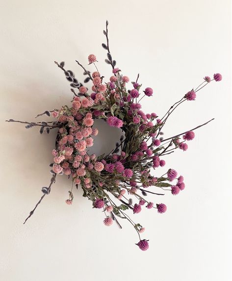 Natural Spring Decor, Amaranth Wreath, Spring Wreath Ideas Diy, Died Flowers, Boho Spring Decor, Diy Wreaths For Front Door, Wreath Display, Witch Door, Wheel Wreath