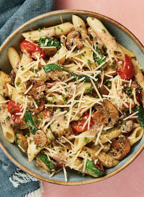 Hello Fresh Pasta, Easy Vegetarian Pasta, Vegetarian Pasta Recipes Easy, Hello Fresh Dinners, Vegetarian Pasta Recipe, Penne Recipes, Vegetarian Pasta Recipes, Hello Fresh Recipes, Parmesan Recipes