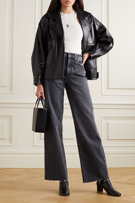 Wide-leg Jeans Wide Leg Black Jeans Outfit, Black Wide Leg Jeans Outfit, Wide Leg Jean Outfits, Black Jeans Outfit Winter, Wide Leg Jeans Winter, Black Jeans Fashion, Wide Jeans Outfit, Jeans Pants Outfit, Wide Leg Black Jeans