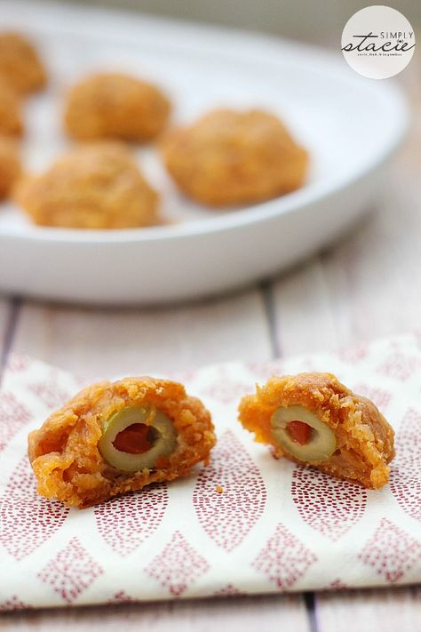 Olive Cheese Balls - My mom used to make these appetizers. I've always hated olives, but liked these! Olive Balls, Cheese Balls Recipe, Cheese Ball Recipes, Cheese Balls, Favorite Appetizers, Finger Food Appetizers, Green Olives, Holiday Appetizers, Starters Recipes