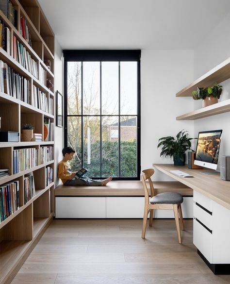 Dream home office setup at our Dickens St Residence featuring a window seat/reading nook for kids, ample built in shelving and warm timber… | Instagram Home Study Rooms, Modern Home Offices, Study Room Design, Small Home Offices, Office Nook, Office Guest Room, Built In Desk, Home Office Setup, Office Setup