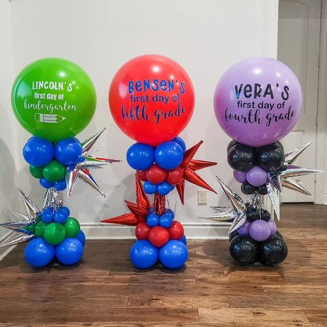 Crazy Balloon Tower, Crazy Tower Balloon, First Day Of School Balloon Ideas, First Day Of School Balloons, Back To School Balloon Bouquet, Balloon Tower Ideas, First Day Of School Balloon, Back To School Balloons, School Balloons