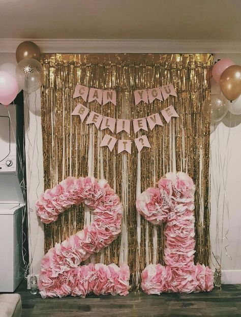 23 Best 21st Birthday Ideas For A Memorable Day - Its Claudia G 21st Party Decorations, Kartu Ulang Tahun Diy, 21 Party, 21st Birthday Girl, Pink And Gold Birthday Party, Pink And Gold Birthday, 21st Bday Ideas, Ballon Party, 21st Birthday Decorations