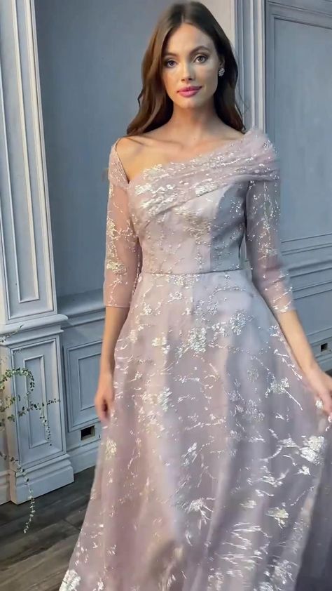 Best Dresses For Wedding Guest, Designer Evening Gowns Elegant, Formal Clothes Women Wedding, Elegant Outfit For Wedding Guest, Gown Ideas For Women, Dress For Mother Of The Bride, Wedding Dresses For Guests Elegant, Evening Dresses For Weddings Guest, Wedding Fashion For Guests