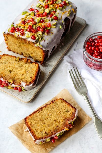 Pomegranate Dessert, Molasses Cake, Orange Loaf, Orange Loaf Cake, Middle Eastern Cuisine, Pomegranate Recipes, Lemon Drizzle Cake, Pistachio Cake, Pomegranate Molasses