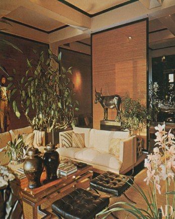 Catroux. I think I like the clean lines here, not really the walls or specific sofa design 1970s Interior Design, 80s Interior, 70s Interior, 80s Decor, Retro Interior Design, 70s Home, 70s Home Decor, Vintage Interior Design, Casa Vintage