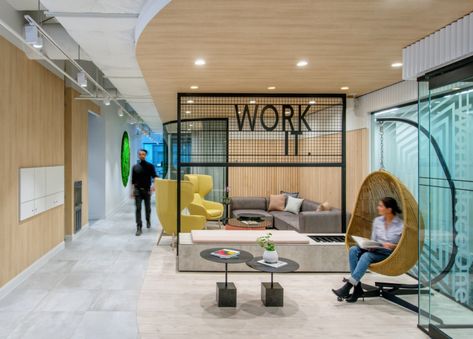 Spacestor | Workspace Of The Week - Workplace One Offices, Toronto, Canada Bureau Open Space, Flexible Workspace, Coworking Space Design, Shaw Contract, Coworking Office, Office Space Design, Modular Lounges, Collaboration Space, Office Snapshots