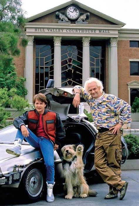 Retour vers le Futur 2 Doc Brown, Michael J Fox, Septième Art, Image Swag, Marty Mcfly, Michael J, Iconic Movies, Back To The Future, Film Serie