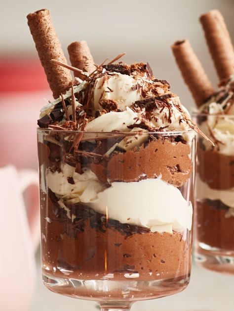 Baileys Choco Mousse Recipe | Baileys CA Coupe Glass Dessert, Baileys Dessert Recipes, Baileys Chocolate Mousse Recipe, Alcoholic Chocolate, Baileys Chocolate Mousse, Bailey Mousse, Pudding Ideas, Choco Mousse, Baileys Dessert