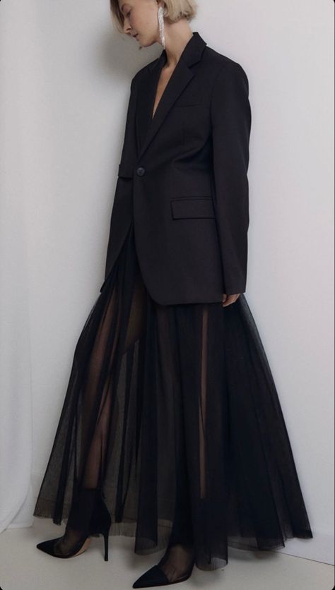 Black Tulle Skirt, Black Tulle, Fashion Mistakes, Tulle Dress, Black Tie, Lace Skirt, Tulle Skirt, What To Wear, Blazer