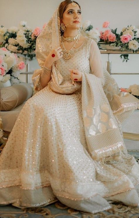 White Nikha Outfit, White Nikah Dress Pakistani Bridal, Nikha Dresses Pakistani White, Simple Nikah Outfit, Bridal Nikkah Dresses, Simple Nikkah Dress, White Nikkah Dress, Nikah Dresses, Nikah Outfit