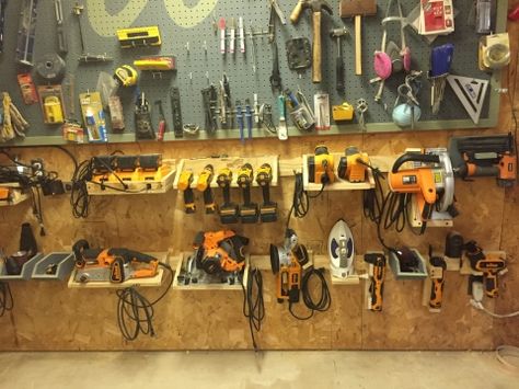 Storing power tools Kids Woodworking Projects, French Cleat System, Power Tool Organizer, Power Tool Storage, Lumber Storage, Woodworking Plans Pdf, Drill Holder, Garage Tool Organization, Woodworking Shop Plans