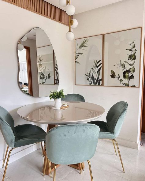 Modern Dining Area, Framed Botanical Prints, Irregular Mirror, Apartment Dining Room, Green Minimalist, Apartment Dining, Minimalist Dining Room, Apartment Living Room Design, Gold Fixtures