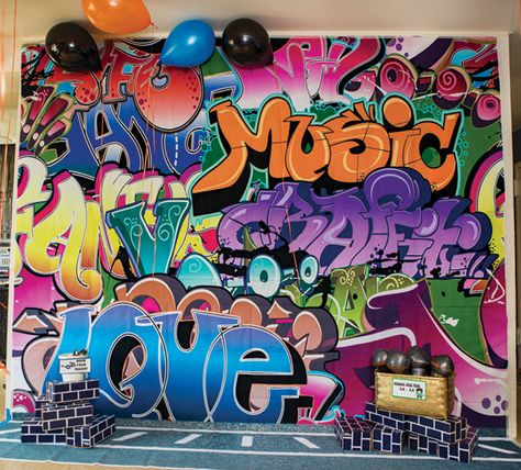 Rockin’ Old School Hip Hop Dance Birthday Party 80s Hip Hop Party, Hip Hop Party Theme, Dance Birthday Party, 90s Hip Hop Party, Hip Hop Birthday Party, 90s Party Ideas, Brooklyn Queen, Graffiti Party, Nyc Flowers