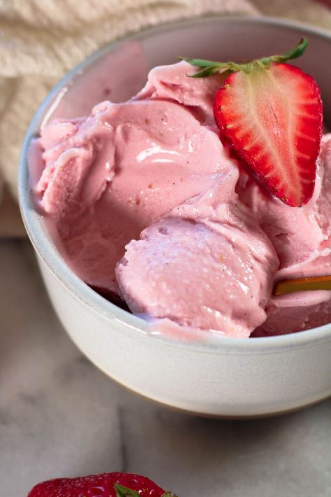 Strawberry Cottage Cheese Ice Cream is creamy and sweet, tasting like strawberry cheesecake ice cream. High protein and easy to make! Strawberry Cottage Cheese Ninja Creami, Strawberry Cottage Cheese Ice Cream, Cottage Cheese Strawberry, Acai Ice Cream, Strawberry Cottage Cheese, Jello Cheesecake, High Protein Cheesecake, Cottage Cheese Ice Cream, Ninja Creamy