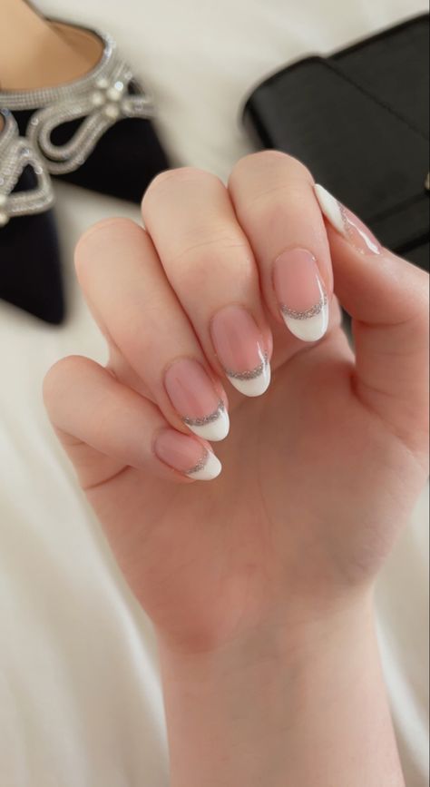 French Nail With Sparkle, Bridal Gel Nails Wedding French Tips, French Tip White And Silver, French Tip With Silver Accent, French With Silver Nails, Cute French Nails Ideas With Glitter, Green French Tip With Silver Line, French Manicure Silver Line, White And Sparkle French Tip