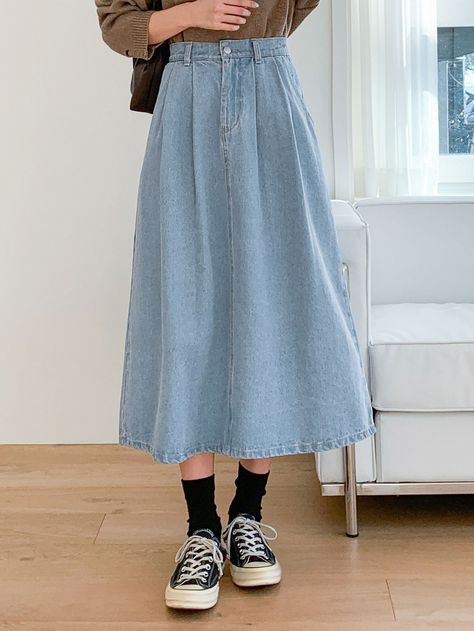 Flowy Denim Skirt Outfit, Midi Jean Skirt Outfits Fall, Midi Jean Skirt Outfits, Denim Long Skirt Outfit, Jean Skirt Outfits Fall, Femme Fetal, Summer Denim Dress, Denim Shorts Outfit Summer, Long Denim Skirt Outfit