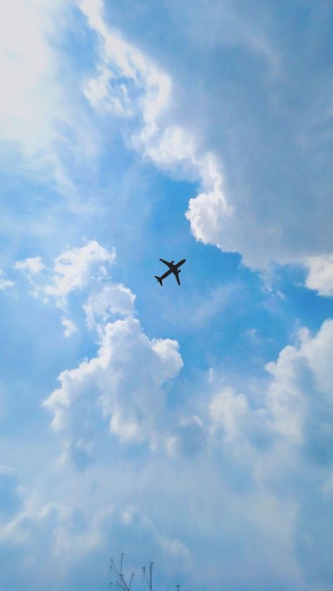 Plane And Sky Aesthetic, Sky Aesthetic Airplane, Sky Plane Aesthetic, Plane Wallpaper Backgrounds, Sky Bg, Plane Background, Photo Ciel, Superman The Animated Series, Plane Wallpaper