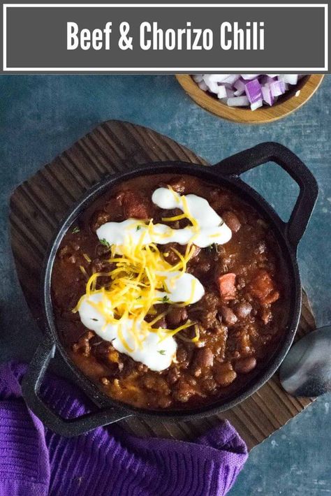 Chorizo Chili Recipe, Chili With Ground Beef, Chili Powder Substitute, Short Rib Chili, Chorizo Chili, Chili Con Carne Recipe, Homemade Chili Seasoning, Beef Chorizo, Delicious Chili Recipe