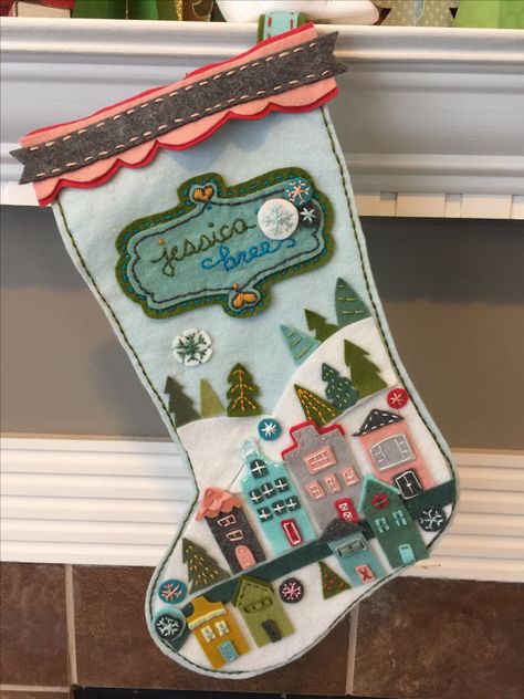 Embellished Christmas Stocking, Homemade Felt Stocking, Nutcracker Christmas Stocking, Diy Embroidered Stocking, Painted Stockings Ideas, Felt Stocking Ideas, Diy Felt Stocking, Stocking Design Ideas, Felt Christmas Stockings Diy