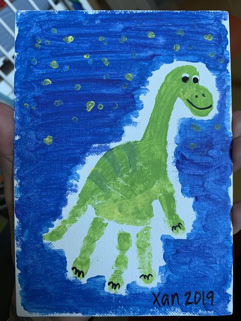 Paint A Dinosaur, Hand Dinosaur Craft, Dinosaur Finger Painting, Painting With Handprints, Dino Painting Ideas, Dinosaur Creative Art Preschool, How To Paint A Dinosaur, Easy Dinosaur Painting On Canvas, Dinosaur Craft Toddler