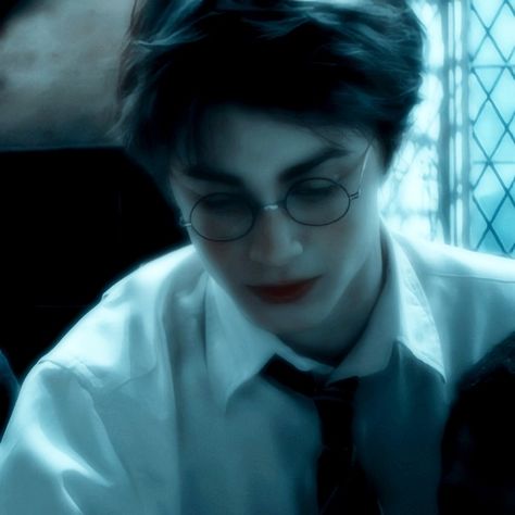 Harry Potter draincore icon Harry Potter Colors, Daniel Radcliffe Harry Potter, Single Pic, Harry Potter Icons, Harry James, Harry James Potter, Yumeko Jabami, Harry Potter Fanfiction, Harry Potter Collection