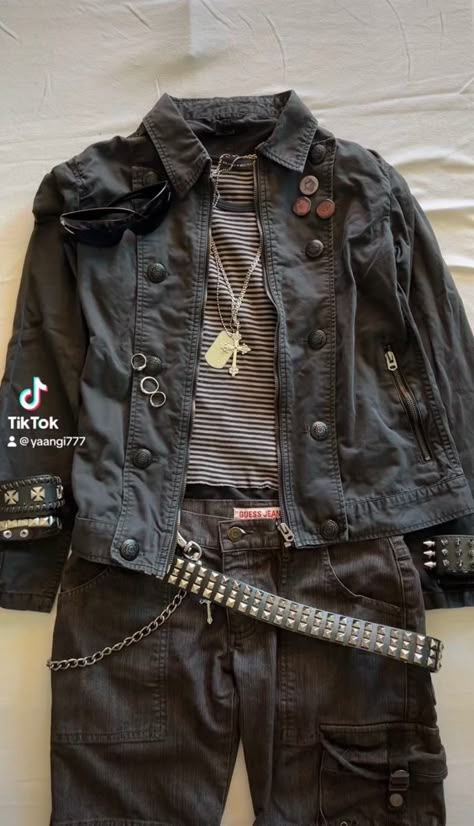 Cool 80s Outfits Men, Arcane Style Outfits, Men’s Punk Style, Black Denim Jacket Outfit Grunge, Folk Punk Fashion Men, 2000s Rocker Outfit, Dark Punk Outfits Men, Mcr Outfit Aesthetic, Vintage Y2k Outfits Men