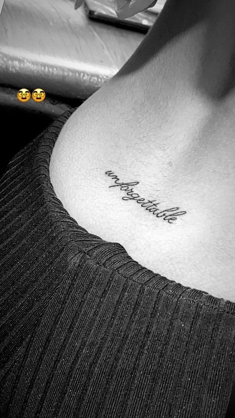 Unforgettable Back Tattoo, Tatouage Unforgettable, 1 Word Tattoos, Unforgettable Tattoo, Small Words Tattoo, Word Tattoo Ideas, Waist Tattoos, Cursive Tattoos, Hand Tattoos For Girls