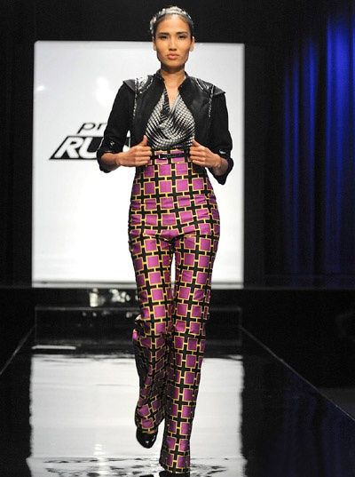 The Best 'Project Runway' Looks of All Time - The Atlantic Project Runway Season 8 Episode 10 Create a Print Designer: Mondo Guerra Fashion Week 2020 Runway, Runway Model Aesthetic, Runway Fashion Vintage, Alexander Mcqueen Runway, Gucci Runway, Versace Runway, Runway Fashion Couture, Runway Outfits, Project Runway