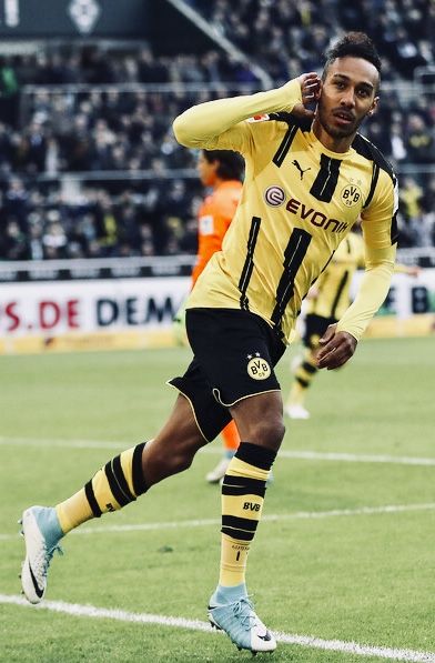 Pierre-Emerick Aubameyang (Dortmund) Pierre Emerick Aubameyang, Pierre-emerick Aubameyang, Best Football Players, Borussia Dortmund, Football Soccer, Football Players, Sports Jersey, Soccer, Football