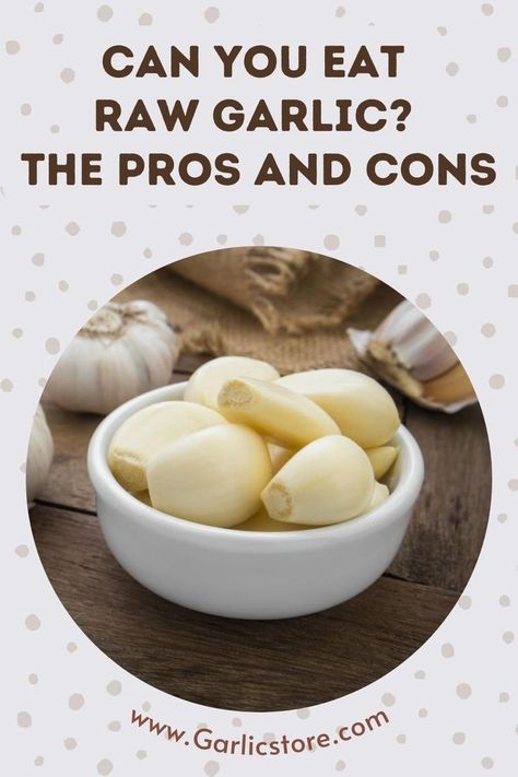 can-you-eat-raw-garlic Garlic For Acne, Garlic For Colds, Benefits Of Eating Garlic, Garlic Remedies, Eating Raw Garlic, Garlic Health, Homemade Cough Remedies, Dry Cough Remedies, Garlic Health Benefits